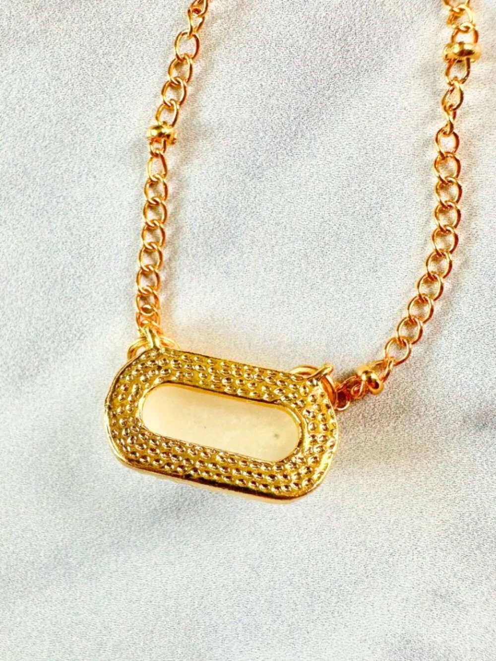 Never Used Mini Elisa Satellite Short Pendant Necklace Gold / Ivory - Picture 4 of 5